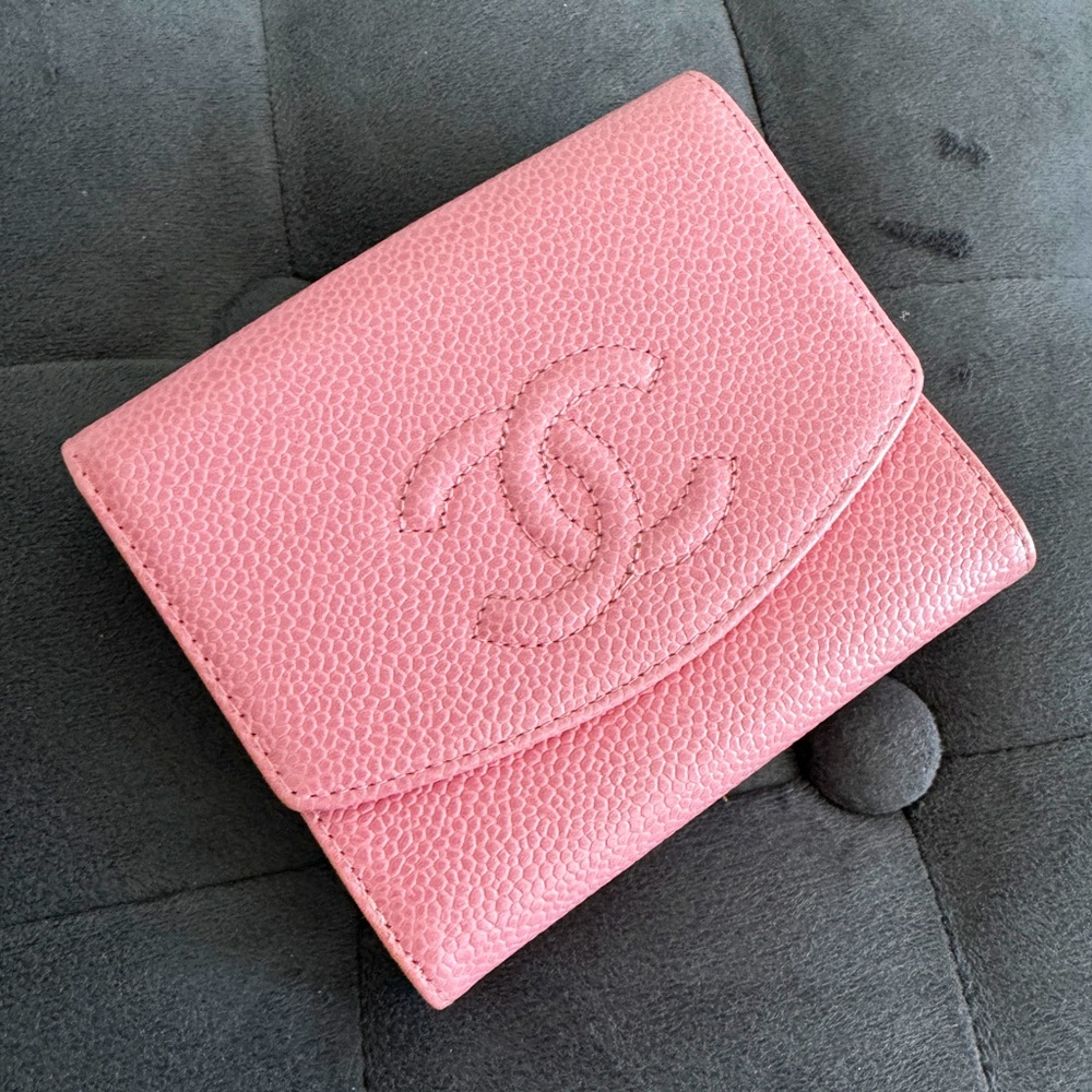 ‼️FINAL PRICE‼️ LOT 1281 Chanel vintage caviar leather wallet